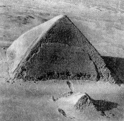 Дашур. Пирамида Снофру. Начало IV династии