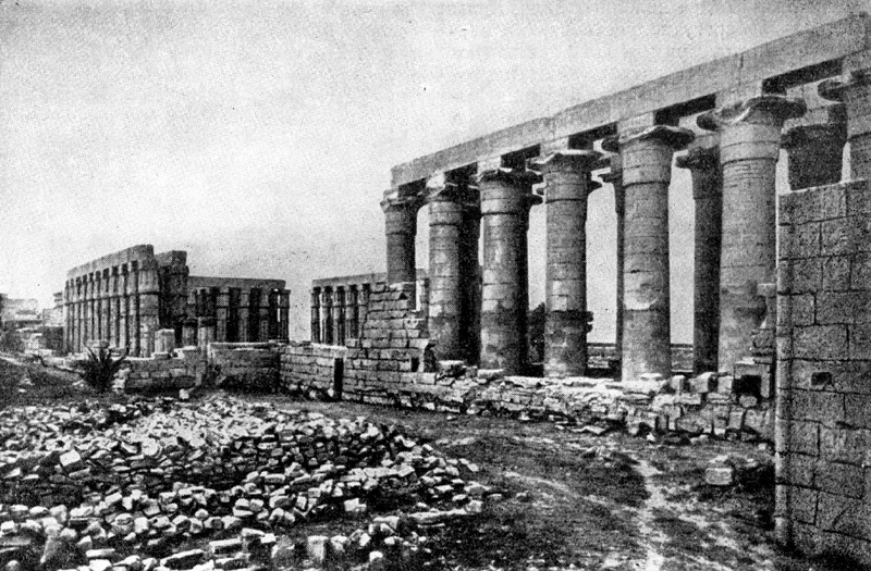 Луксор. Храм Амона, Мут и Хонсу, построенный Аменхотепом III, 1455—1419 гг. до н. э. Новое царство, XVIII династия