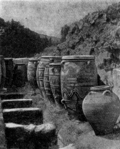 Кносс. Дворец. Западные склады с пифосами, начало II тысячелетия — XV в. до н. э.