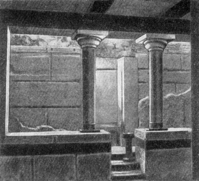 Кносс. «Царская вилла» около XV в. до н. э. Фасад мегарона