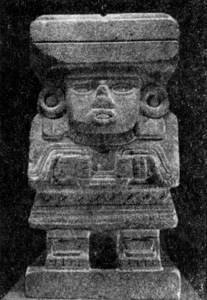 Теотихуакан: 3 — базальтовая статуя богини вод, найденная около пирамиды Луны
