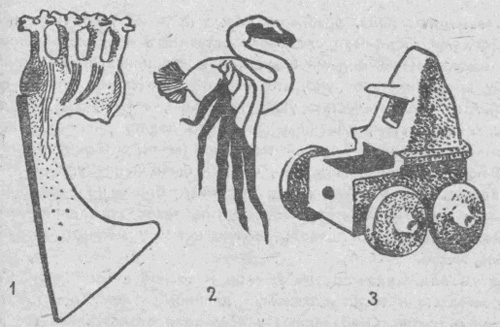 Предметы, изображённые здесь рядом, принадлежат разным временам, но отображают волны одного движения на запад, начавшегося в III тысячелетии до н. э. Церемониальный бронзовый топорик из Луристана (Иран), примерно 1000 г. до н. э. (1); фламинго из разноцветного фетра — знаменитый Пазырыкский курган на Алтае (скифы V в. до н. э.), заметно отражающий контакт с культурой древнего Китая (2); глиняная модель (скорее всего, игрушка — в отверстие спереди вставлялась палочка) повозки, найденная в Керчи и датируемая примерно 600 г. до н.э. (3)