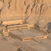 Архитектура Древнего Египта. Среднее царство. Период VII—XVII династий (конец III тысячелетия до н. э. — XVII в. до н. э.)