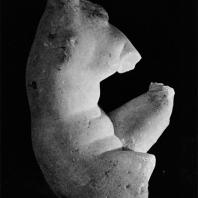 Статуэтка Афродиты. Мрамор. Середина II в.н.э. Греко-римский музей в Александрии