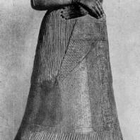 Статуя Напир-Асу, царицы Элама, из Суз. Бронза. 15—12 вв. до н. э. Париж. Лувр