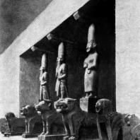 Статуи портала из Тель-Халафа (Митанни). Базальт. 11—9 вв. до н. э. Берлин