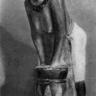 Женщина, готовящая пиво. Раскрашенная статуэтка из Саккара. IV династия. Вторая половина 3 тыс. до н. э. Флоренция., Археологический музей