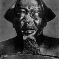 Голова статуи Монтуэмхета. Гранит. XXV династия. Около 670 г. до н. э. Каир. Музей