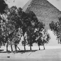 Пирамида Хеопса в Гизе. Вид с северо-востока. Фото: Анджей Дзевановский