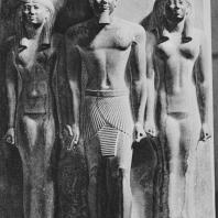Триада Микерина. IV династия. Египетский музей в Каире. Фото: Анджей Дзевановский