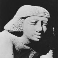 Женщина, мелющая зерно. Известняк. Статуя найдена в Саккаре. V династия. Египетский музей в Каире. Фото: Анджей Дзевановский