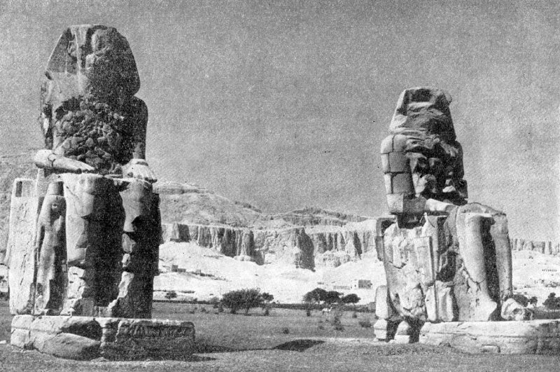 Фивы. Статуи Аменхотепа III («колоссы Мемнона»)