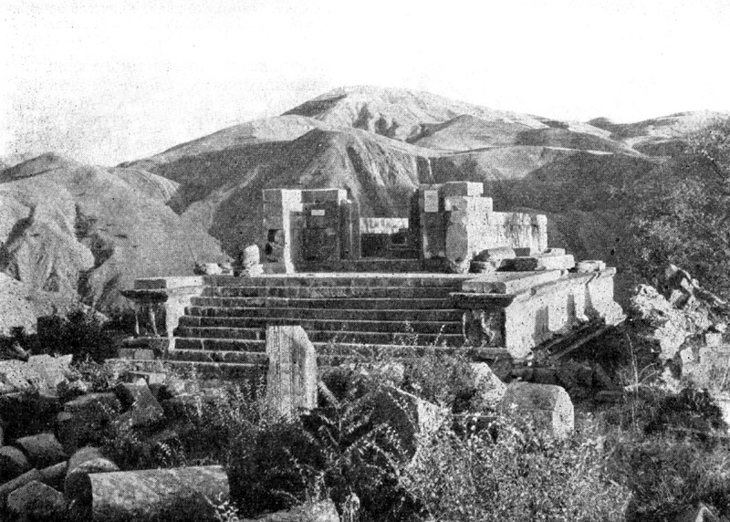 Гарни. Языческий храм, вторая половина I в. Общий вид с северо-запада
