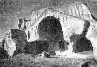 Пещерный город Уплисцихе близ Гори. Общий вид большого зала
