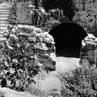 Александрия Египетская. Некрополь Анфуши. Вид гипогея с северо-западной стороны. Эллинистическо-римский период