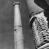 Александрия Египетская. Ком эль-Дикка. Реконструированные колонны в западных помещениях театра