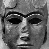 Голова богини из белого храма в Уруке. Алебастр. Период Джемдет-Наср. Около 3000 г.тыс. до н. э. Багдад. Иракский музей
