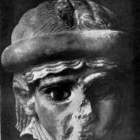 Женская голова из Ура. Мрамор. Время III династии Ура. 31—22вв. до н. э. Филадельфия. Музей