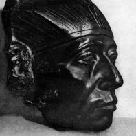 Голова статуи фараона Сенусерта III. Обсидиан. XII династия. 19 в. до н. э. Собр. Гюльбенкян