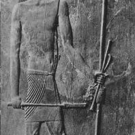 Зодчий Хесир. Рельеф на деревянной тарелке, найденной в его гробнице в Саккаре. III династия. Египетский музей в Каире. Фото: Анджей Дзевановский