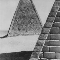 Пирамиды в Мероэ (Нубия, Судан). Меройский период (295 г. до н. э. - 350 г.). Фото: Анджей Дзевановский